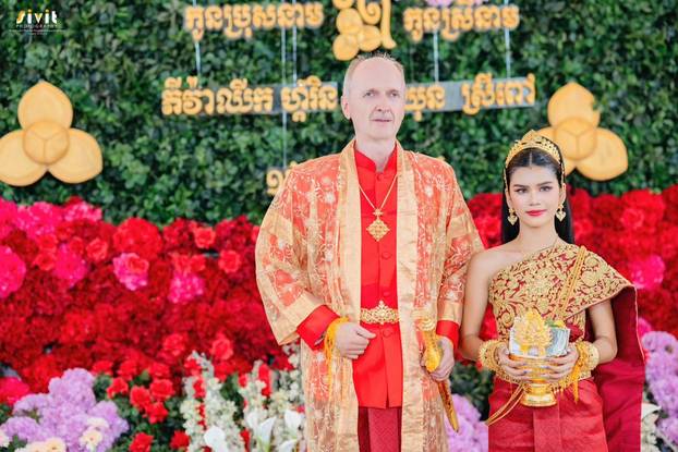 EKSKLUZIVNO Ovako je izgledala svadba Hrvata i 49 godina mlađe Kambodžanke