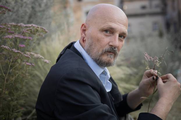 FOTO Znate li koje su škole završile naše poznate zvijezde? Evo čime bi se danas bavili....