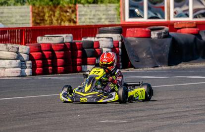 Hrvatski karting dobiva novu zvijezdu: Ivan Janičijević (11) oduševljava rezultatima...