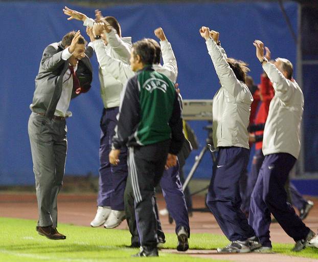 ARHIVA - 2006. Zagreb: Vatreni i "maksimirska krtica" srušili su Englesku 