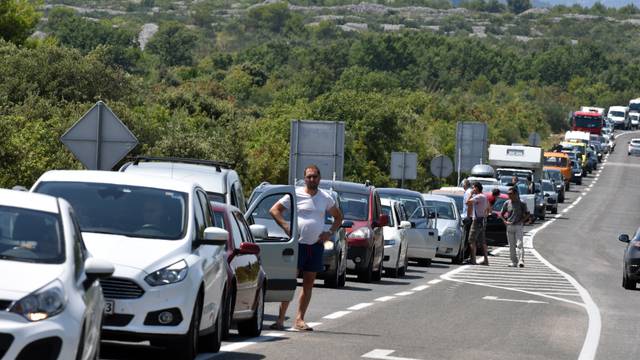 Velike guÅ¾ve na prometnicama u smjeru Å ibenika