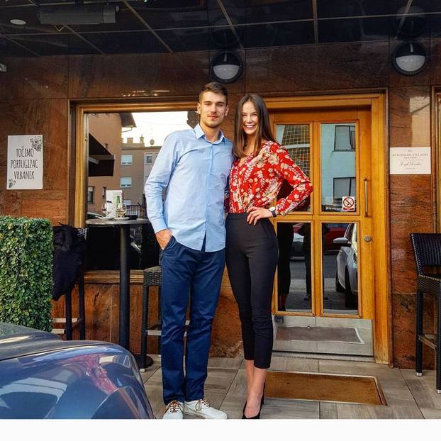 FOTO Ovo su djevojke koje su osvojile srca naših košarkaša