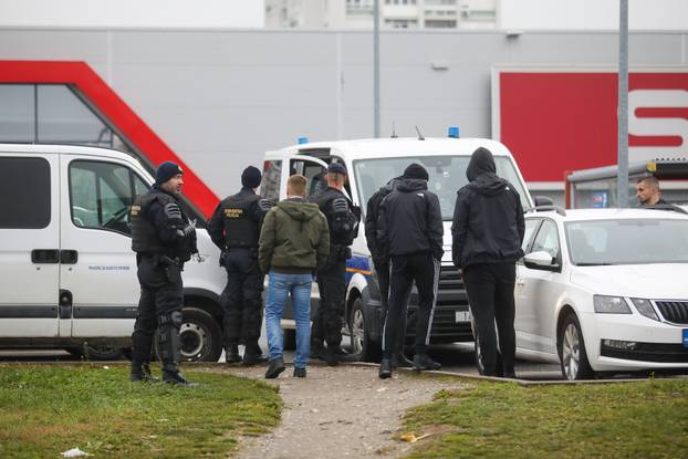 Zagreb: Redovno postupanje policije  uoči utakmice Hajduk - Dinamo 