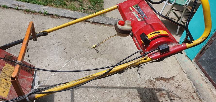 Kosilicom protiv komaraca: 'Ne možemo više, ovako se borimo'