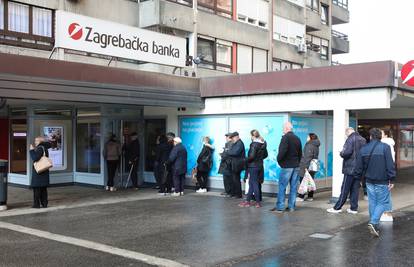 Pogledajte fotografije: Velike gužve pred bankama u Zagrebu