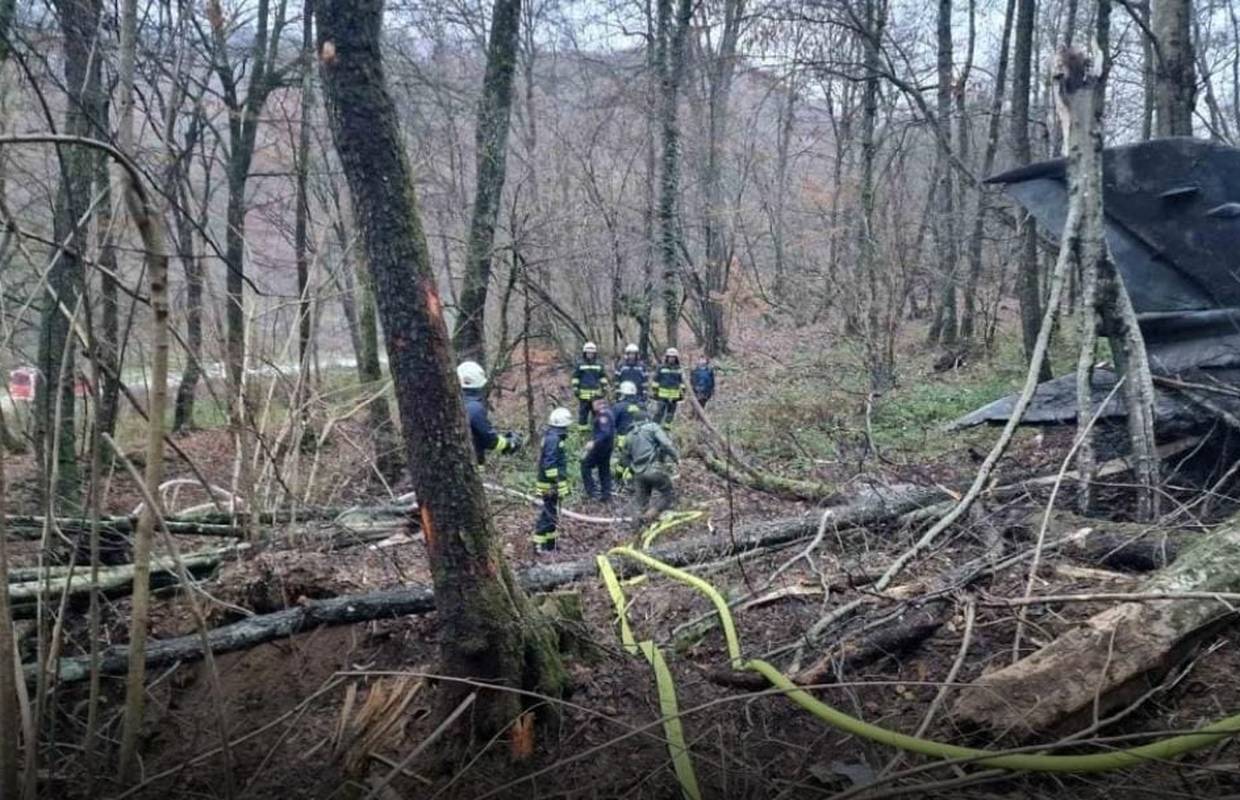 Vatrogasci ugasili požar MIG-a nakon pada: Za pilotima je tragalo 28 pripadnika HGSS-a