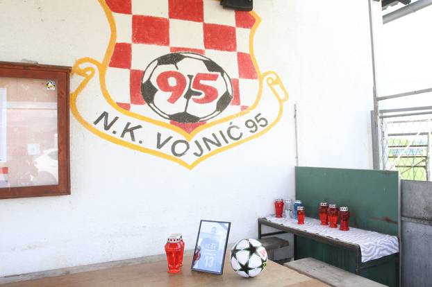 Vojni?: Tuga u NK Vojni? 95 nakon pogibije Nikole Pokriva?a