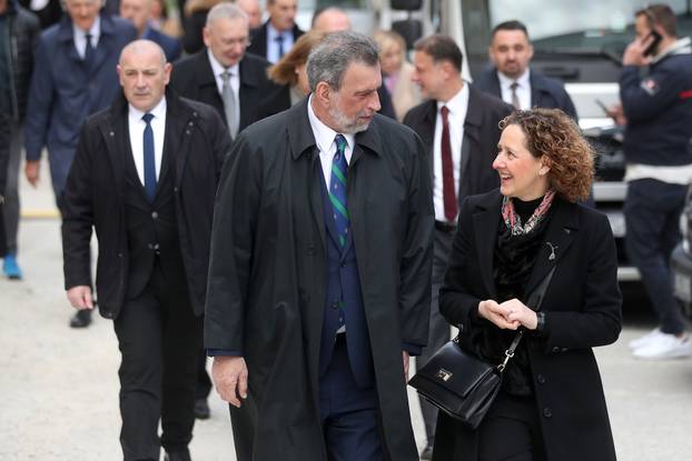 Zagreb: Brojni političari dolaze na uskrsnu misu 