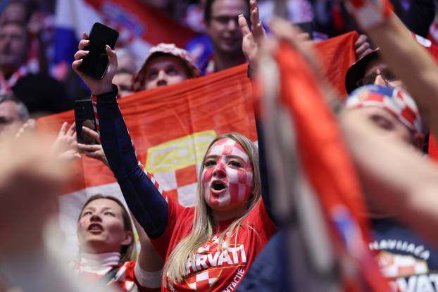 Malmo: Navijači na tribinama prije utakmice Hrvatske protiv Slovenije u drugom krugu EHF Europskog prvenstva