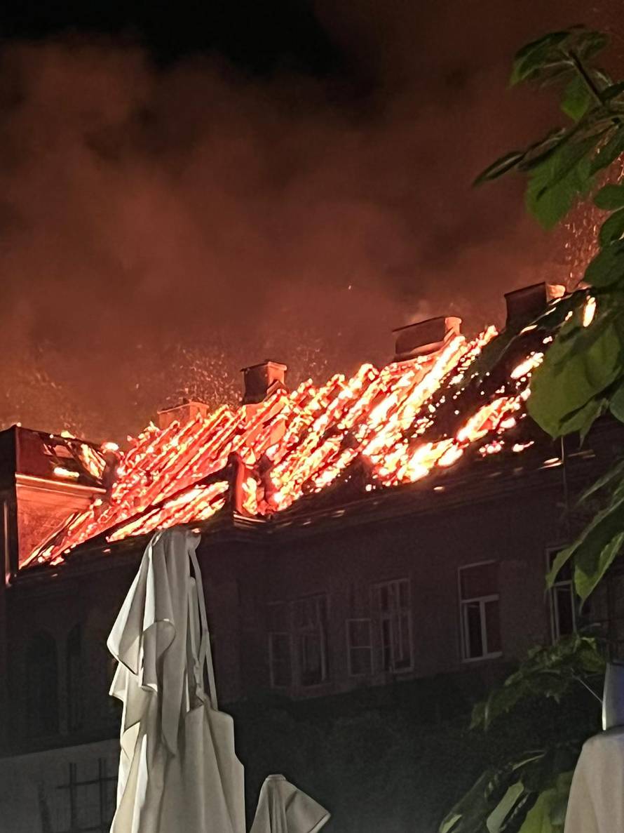 VIDEO Drama u centru Zagreba, gorjela zgrada na Zrinjevcu: 'U zadnji tren smo pobjegli vani!'