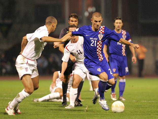 ARHIVA - 2006. Zagreb: Vatreni i "maksimirska krtica" srušili su Englesku 