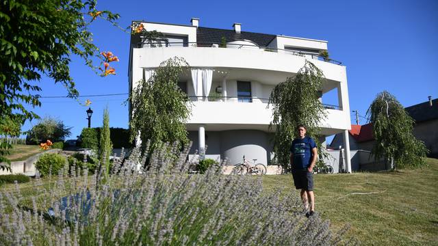 Križevci: Darijo Skledar među prvima je u Hrvatskoj izgradio samoodrživu kuću