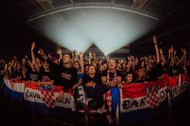 FOTO Pogledajte kako je bilo drugu večer zaredom na koncertu Thompsona u Splitu