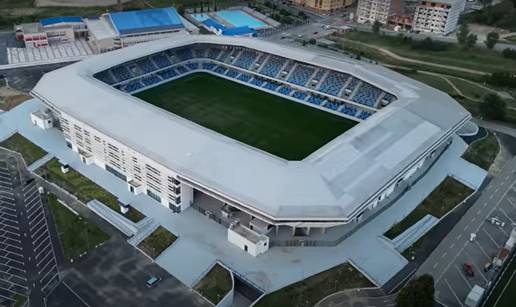 Srbi napravili vrhunski stadion, ali... Nema dozvole, voda pušta na sve strane i ne zna se vlasnik