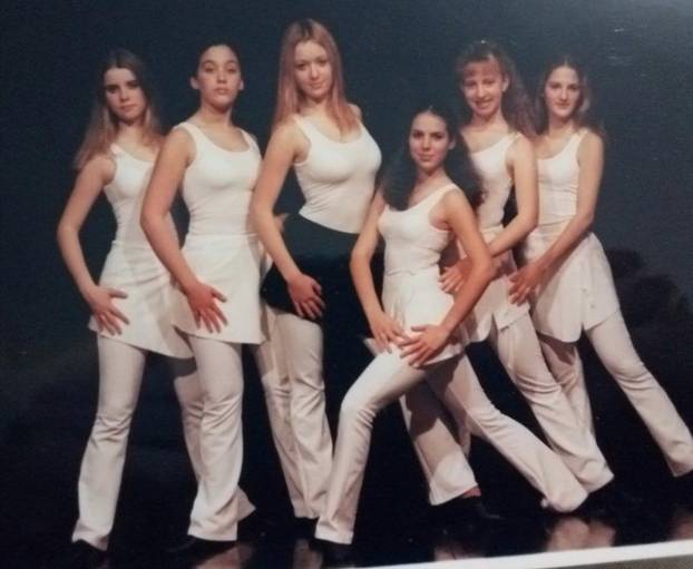 Lille objavila set provokativnih fotki i predstavila spot: 'Opa, utegnula se u ultrakratki jeans'