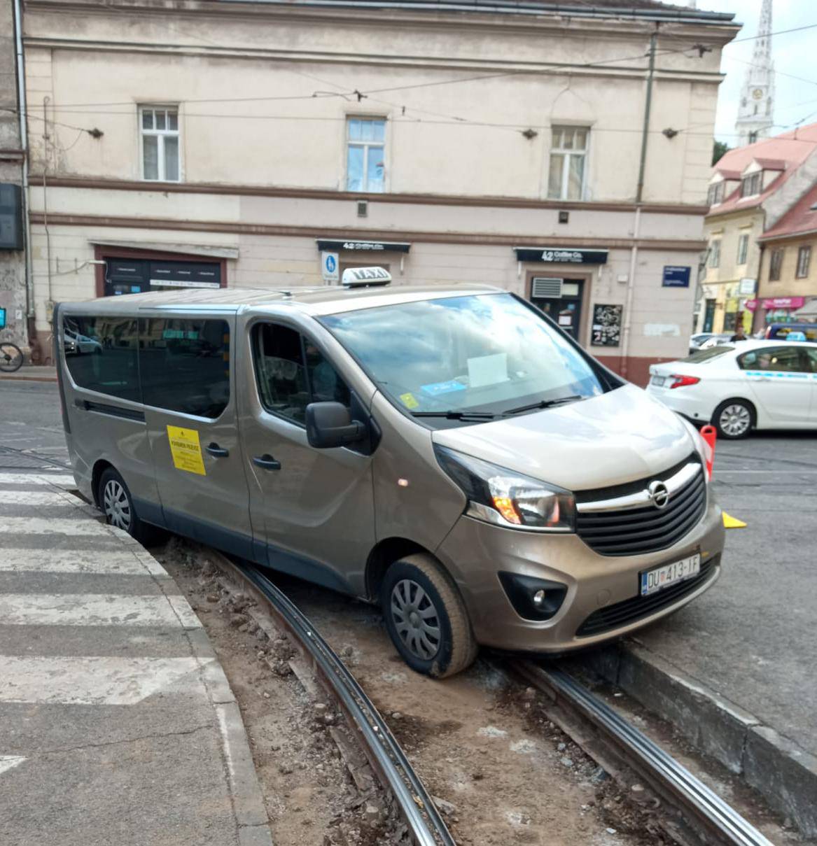 Nezgoda na Draškovićevoj: 'Nije vidio znak, vozio se uz tramvaj'