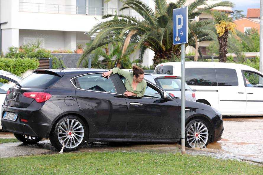 Potopljene ulice Medulina nakon jakog nevremena