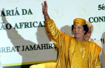 Gadafi, diktator kojeg je narod svrgnuo, a sad za njim plaču...