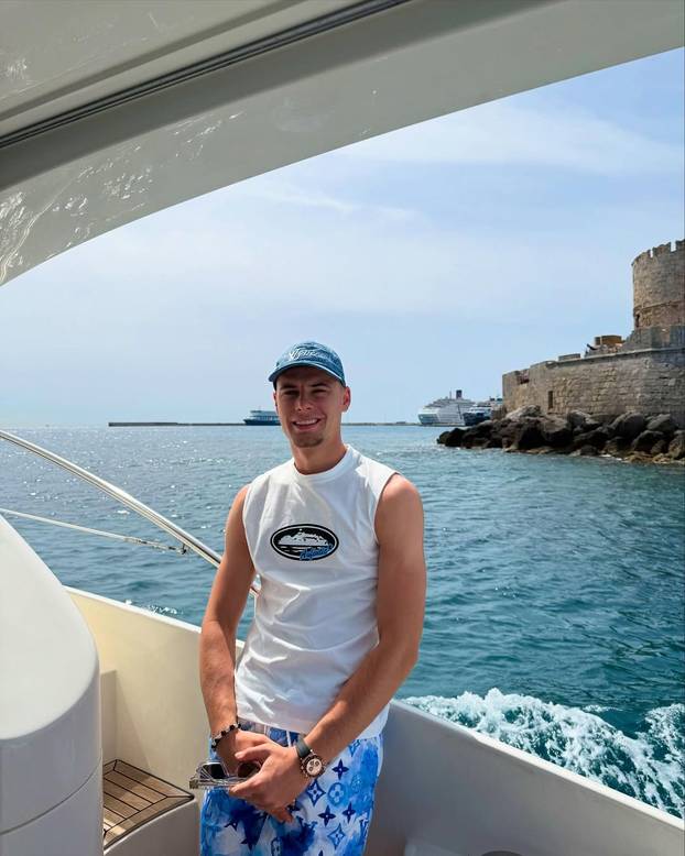 FOTO Kramarić skače s jahte, Lovren u Hrvatskoj, dinamovac 'potegnuo'  čak do Kolumbije...