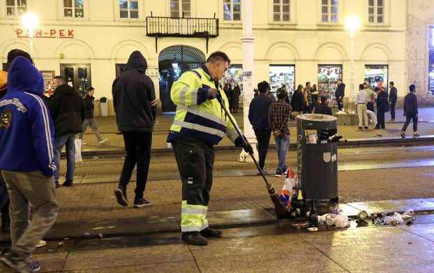 Zagreb: Smece na gradskim ulicama nakon proslave Nove godine