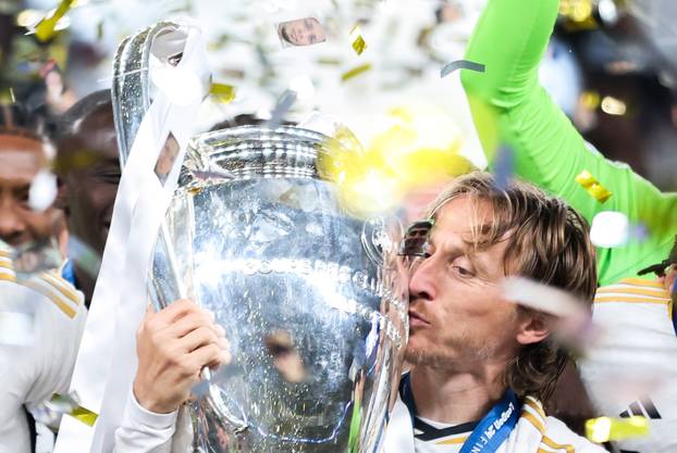Modrić najtrofejniji Realov igrač u povijesti, 6. put dignuo pokal Lige prvaka 