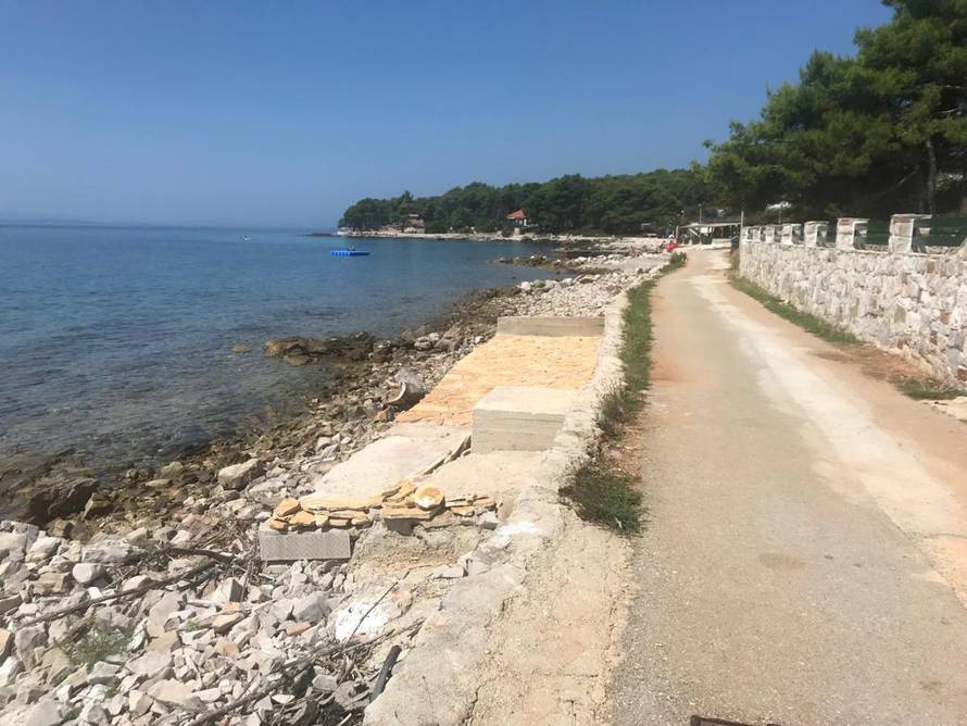 Kod vidjelice se zaista ima što za vidjeti: Plaža je čisti beton