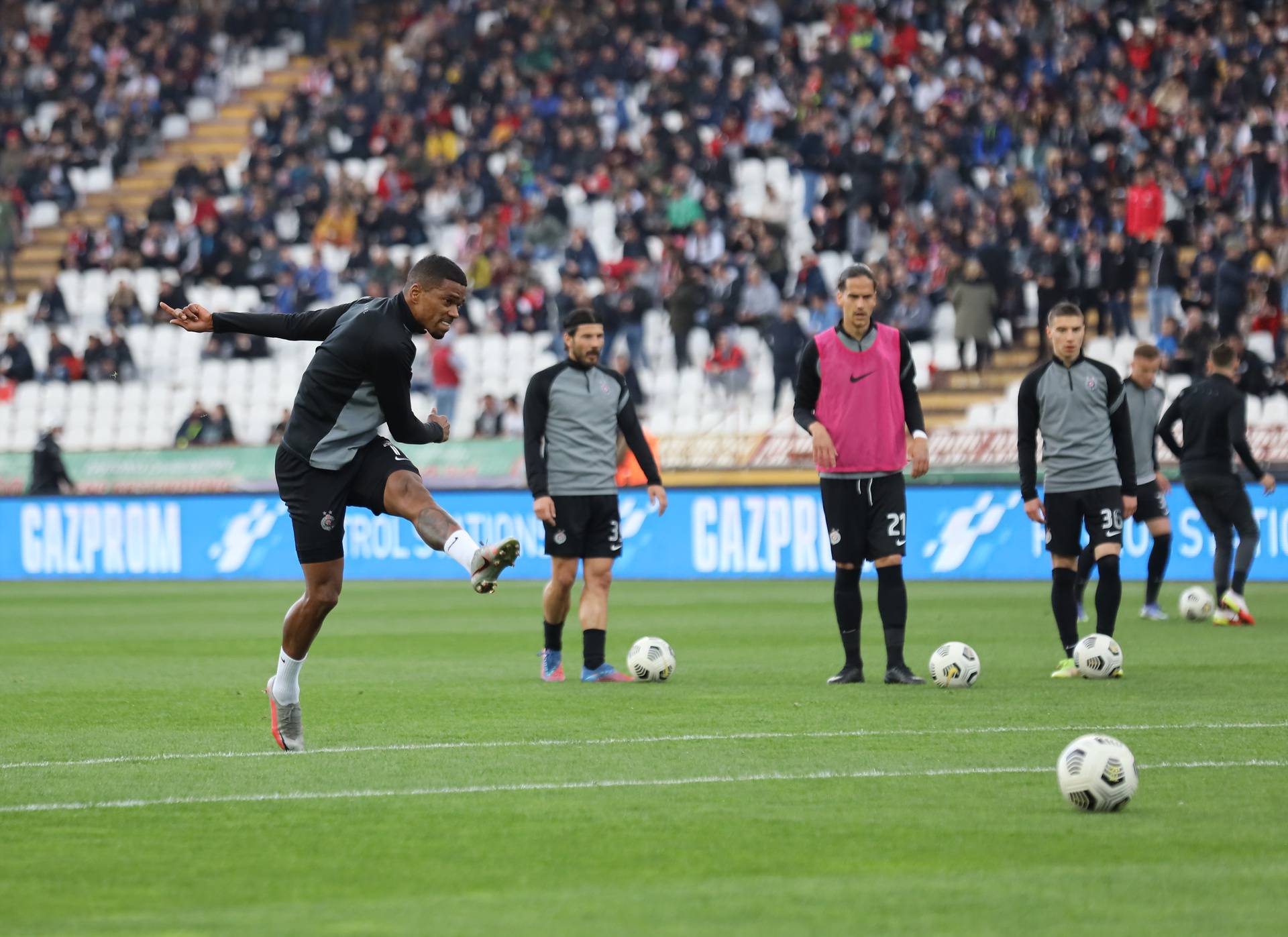 Vječiti derbi prošao bez pobjednika, Crvena Zvezda i Partizan odigrali neriješeno