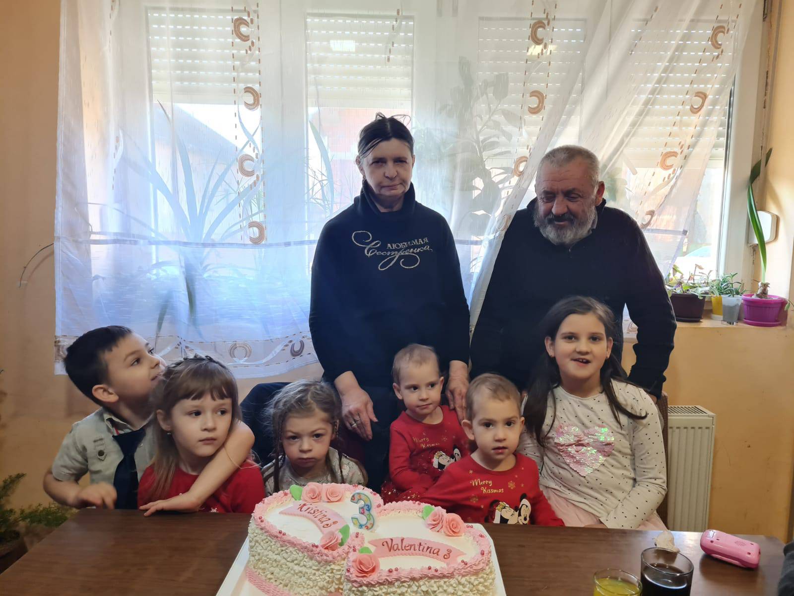 Prve hrvatske sijamske blizanke slave treći rođendan: 'Ispunjeni smo srećom kad ih gledamo'