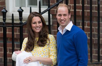 'Kate je trudna s blizancima, a William se boji za njen život...'