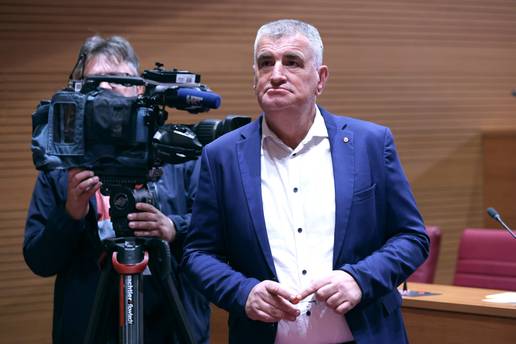 Romski orkestar: Nismo pjevali &Dstrok;ur&dstrok;evdan! Miro Bulj la&zcaron;e... Bulj: 'Imam svjedoke da jesu'