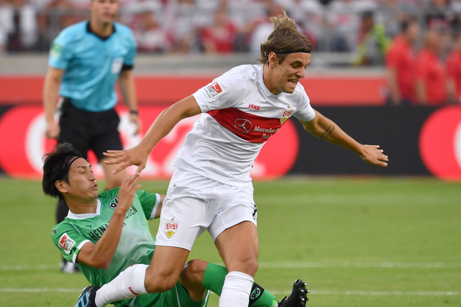 Soccer 2. Bundesliga / VFB Stuttgart-Hanover 96 2-1.