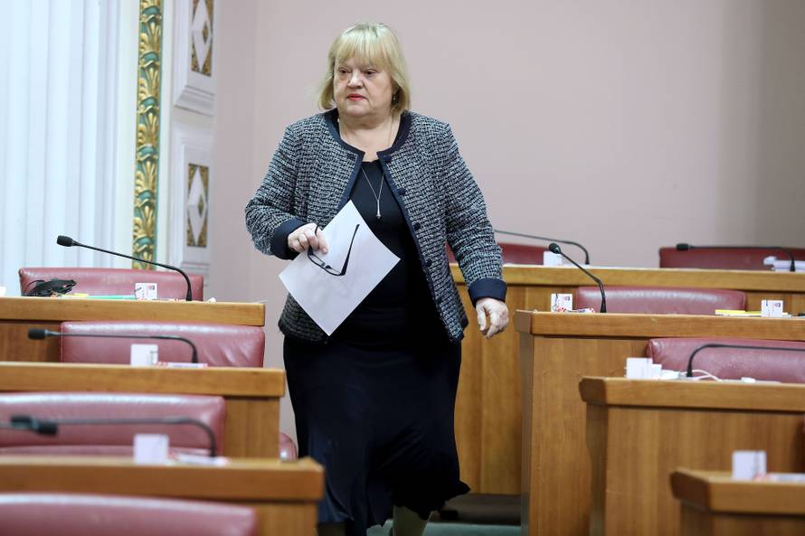 Anka Mrak Taritaš: Premijer se cijelo vrijeme skriva iza suknje