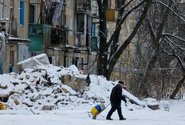 People of war-torn towns in Ukraine's Donetsk region aim to rebuild lives