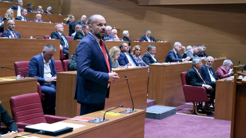 Ustavni sud i dalje bez tri suca: Oporba nije glasala, HDZ-u i dalje smeta Goran Selanec