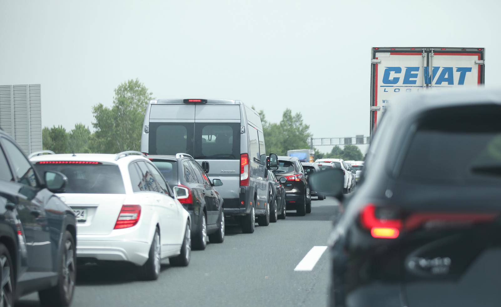 Zagreb: Počele su gužve na prometnicama prema Jadranu