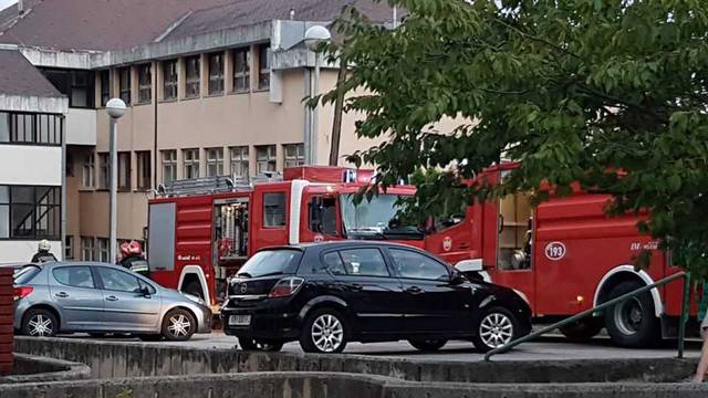 Izbio požar u potkrovlju zgrade u Zaboku: Nema ozlijeđenih