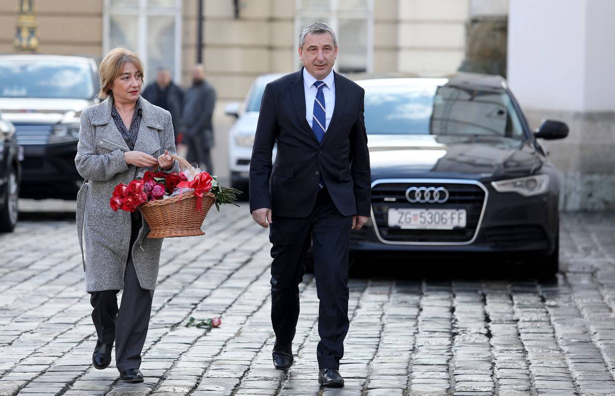 'Nosila je košaru da pomogne, a dobila je i prekrasan cvijet...'