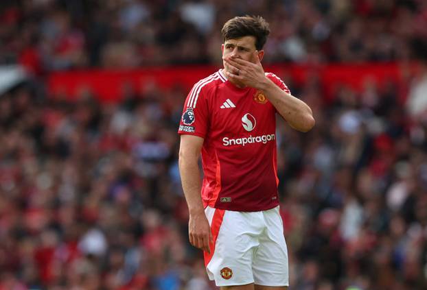 The United star found comfort after a bad season on the Croatian coast. The party is with Lovren
