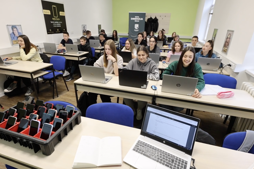 Nova privatna gimnazija u Osijeku: Učimo peglati i kako se ponašati na 'dejtu' s curom