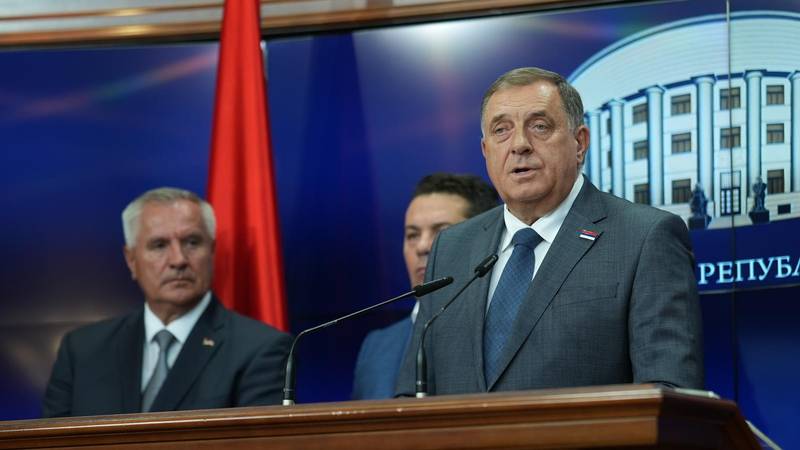 Dodik u parlamentu Republike Srpske tvrdio da je predsjednik, svađao se: 'Došli smo do zida'