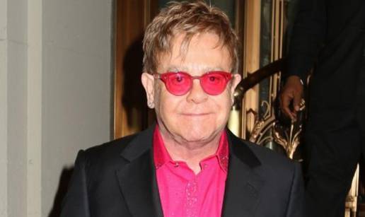 Ponosan i sretan: Elton John 'dobio' je svoje morske rakove