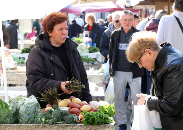 Šibenik: Ponuda na šibenskoj tržnici