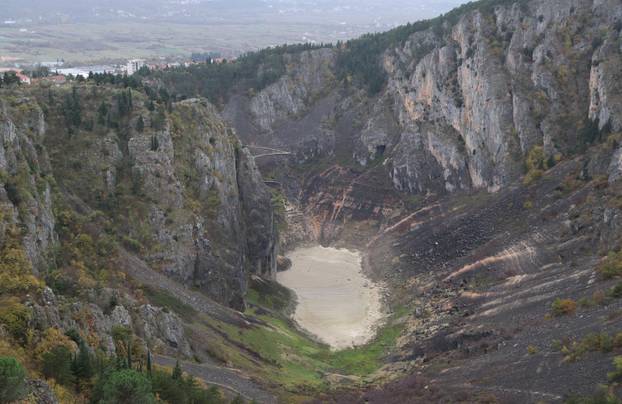 Imotski: Presušilo je  Modro jezero