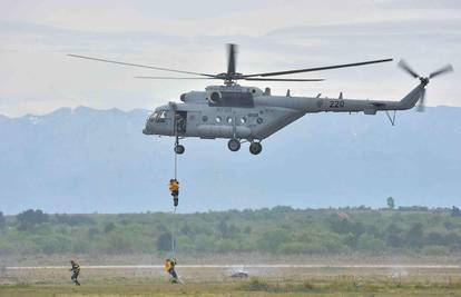 Skandal: Ukrajini naši Mi-8, a nama razoružani helikopteri jer Rusi su skinuli lansere raketa