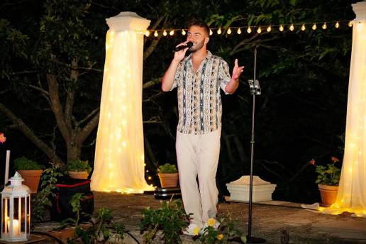 Nikola Batinovi&cacute; iz 'Superstara' najavio novogodi&scaron;nji nastup s vlastitim bendom: Evo i gdje...