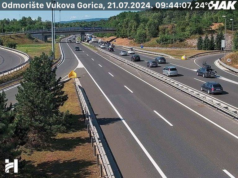 FOTO Gužva je od Lučkog do Zadra. Pogledajte kako izgleda vožnja po autocesti prema moru