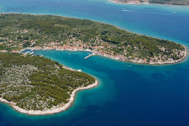 Prvi?, otok šibenskog arhipelaga