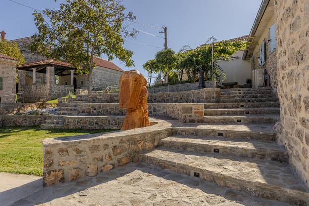 FOTO Kaštelet kod Opatije iz snova: Obnovili smo ga kako bismo očuvali obiteljske tajne