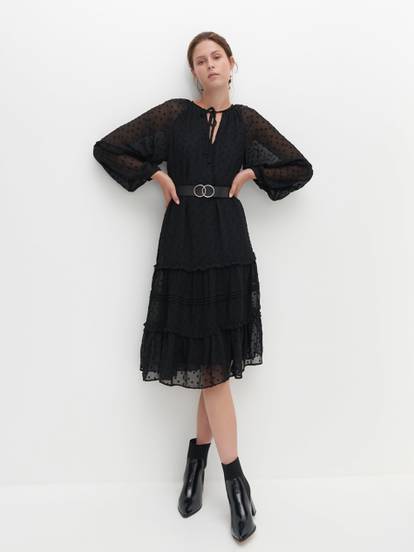 Klasika koja ne izlazi iz mode: 10 stilova male crne haljine