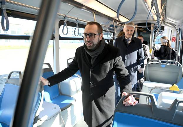 Zagreb: Predstavljanje novog tramvaja ZET-a